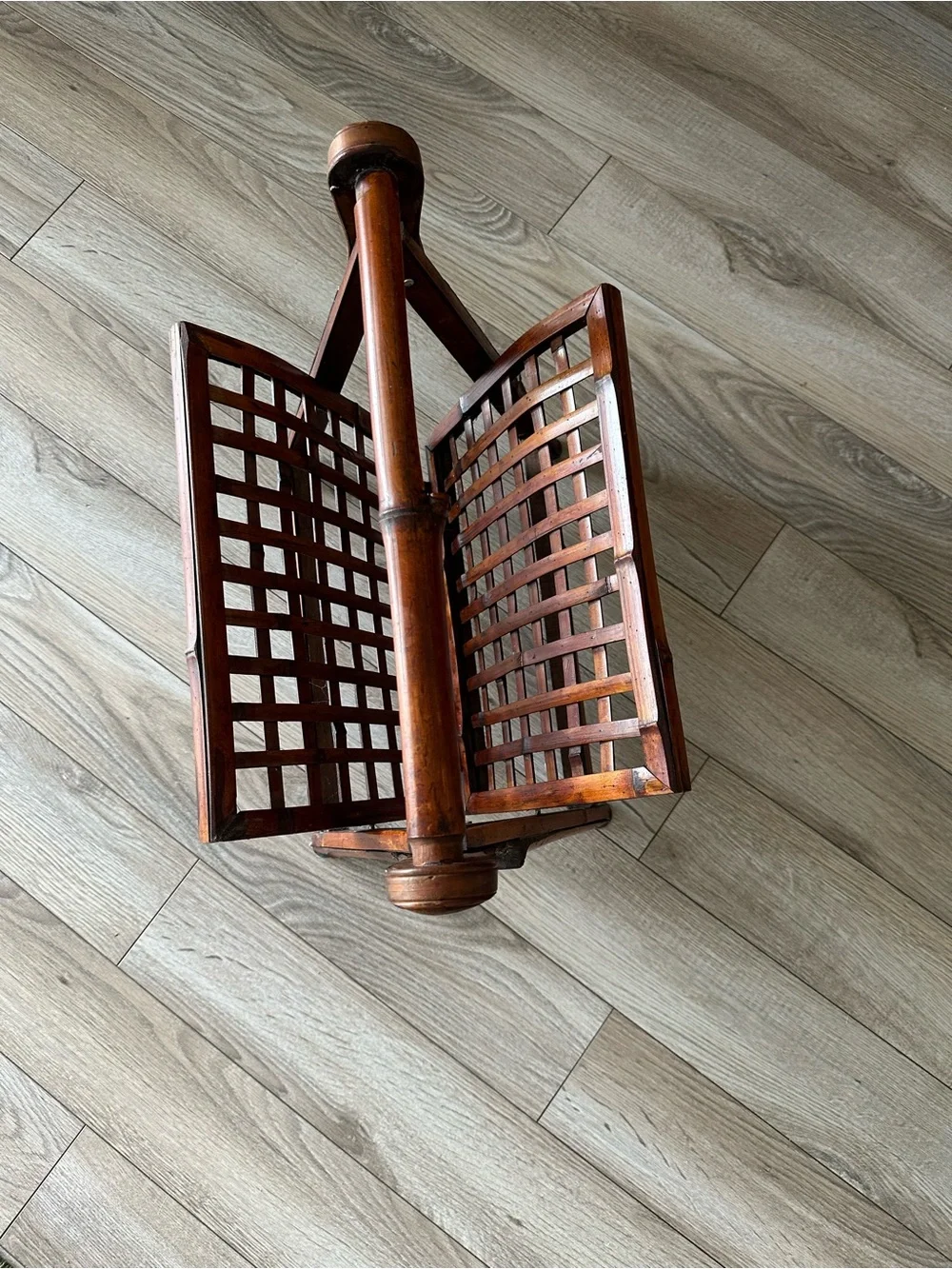 Vintage Boho Wooden Bamboo-Style Folding Magazine Rack